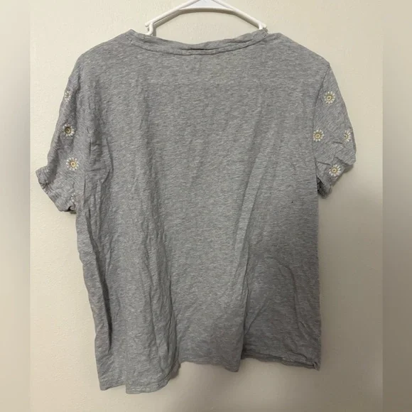 Lucky Brand Gray Floral Short Sleeve Tee - Picture 2 of 3